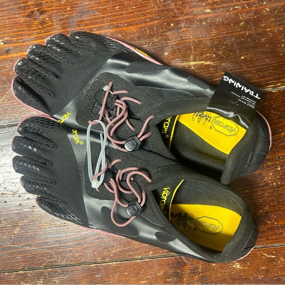 Vibram Shoes - Vibram KSO EVO women’s training shoe size 9.5-10 Style 18W0701/CM26